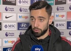 Bruno Fernandes giải thích lí do Ronaldo ngồi dự bị ở MU