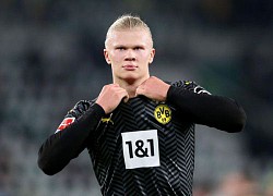 Haaland lập 2 kỷ lục trong ngày tái xuất tại Bundesliga