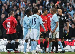 Ngày này năm xưa: Ronaldo nhận thẻ đỏ ở derby Manchester