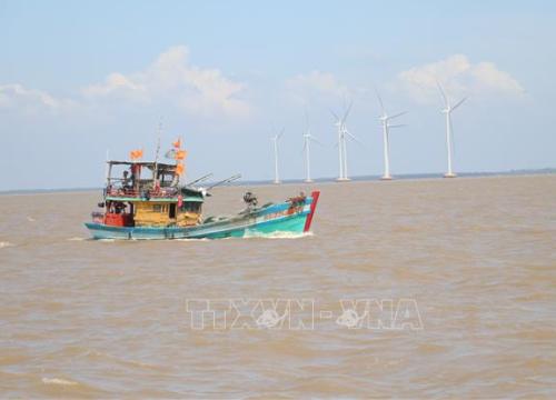 Nhà máy điện gió đầu tiên tại Bến Tre đi vào hoạt động