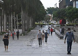 Sống chung an toàn với COVID-19: Singapore để ngỏ khả năng trì hoãn việc nới lỏng giãn cách