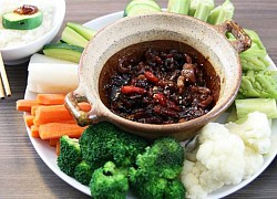 Kho quẹt chấm rau củ món ngon dân dã đưa cơm