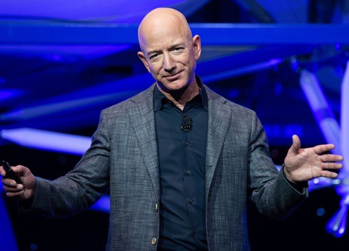 Không sao kê, không nói chuyện qua lại, Jeff Bezos vừa bán 2 tỷ USD cổ phiếu Amazon để 'cứu thế giới'