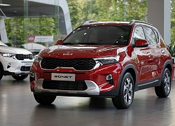 KIA Sonet &#8220;khẩn cấp&#8221; có mặt tại Hà Nội, chào đón Toyota Raize ra mắt