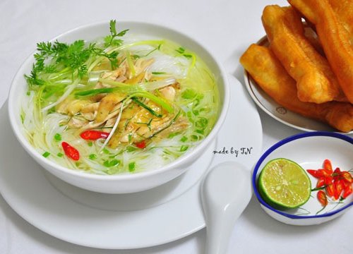 Phở gà vừa nhanh lại ngon tuyệt cho bữa sáng