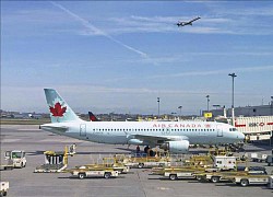 Trên 800 nhân viên Air Canada bị tạm nghỉ việc vì chưa tiêm chủng đầy đủ