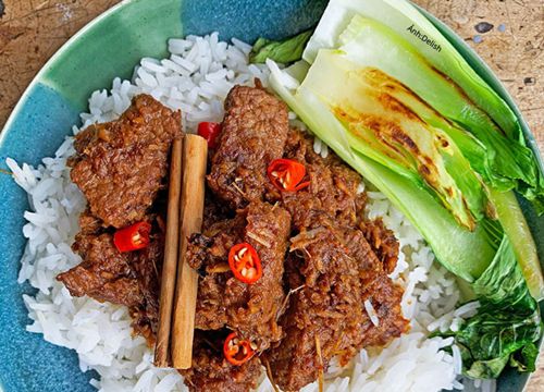 Trưa nay ăn gì: cà ri bò rendang cay nồng ẩm thực Nam Á