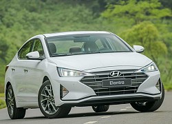 Bảng giá xe Hyundai tháng 11: Hyundai Elantra ưu đãi 30 triệu đồng kèm quà tặng tại đại lý