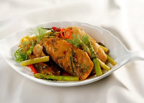 Cá hồi kho nước tương