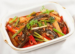 Cá kèo kho kim chi củ cải