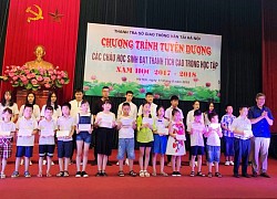 Khen thưởng cho học sinh có thành tích học tập tốt