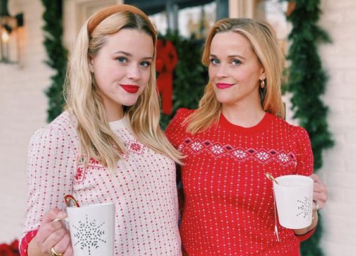 Reese Witherspoon vui khi bị nhầm với con gái