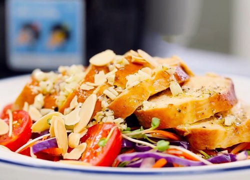 2 cách làm salad gà mới lạ thơm ngon hấp dẫn dễ làm tại nhà