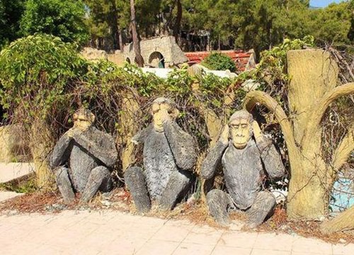 Bên trong khu nhà hoang được ví như 'Disneyland dành cho kẻ điên'