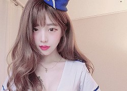 Bị nghi vấn hack cheat vòng một, nữ streamer xinh đẹp vén áo, tự lấy tay chọc ngực để chứng minh không có silicon