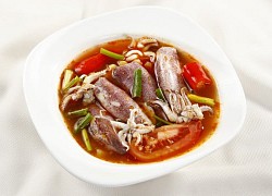 Canh mực nấu nước dừa