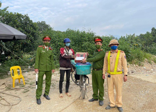 Đạp xe 2000km từ An Giang đến Tuyên Quang tìm việc làm, anh chàng nhận điều bất ngờ