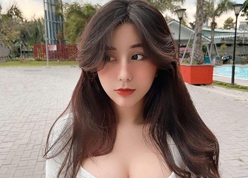 Hot girl học giỏi khoe vòng một 92cm phồn thực, báo quốc tế cũng phải ca ngợi