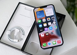 iPhone 13 xách tay tăng giá vẫn đắt khách