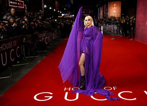 Lady Gaga lộng lẫy trên thảm đỏ ra mắt House Of Gucci