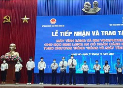 Long An trao tặng gần 2.700 máy tính bảng cho học sinh khó khăn