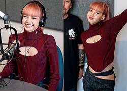 Sang đến Mỹ Lisa (BLACKPINK) hở bạo quá! Chơi luôn combo áo khoét sâu hiểm hóc tôn vòng 1 căng đầy và quần khoét hông sexy xịt máu