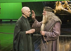 Thì ra đây là cách ekip Harry Potter làm mũi Voldemort "biến mất": 1 thủ thuật nhỏ mà nhìn "thật trân", hậu trường lại quá mất hình tượng!