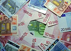 Tỷ giá USD, Euro ngày 12/11: USD dồn dập tăng giá