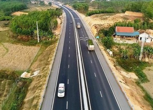 Bộ GTVT yêu cầu báo cáo tiến độ huy động vốn dự án cao tốc đoạn Diễn Châu - Bãi Vọt