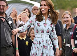 Công nương Kate Middleton ngày càng ít dùng ví