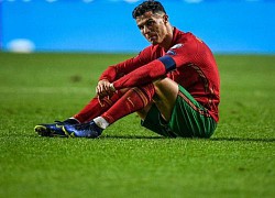 Ronaldo khóc sau trận thua Serbia