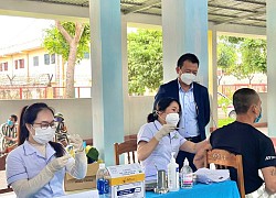 Tiêm vaccine phòng COVID-19 cho gần 1.900 phạm nhân