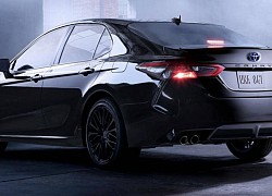 Toyota Camry 2022 thêm phiên bản mới, giá từ 587 triệu đồng