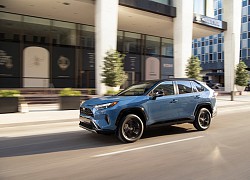 Toyota nâng cấp 'SUV vạn người mê' RAV4, thêm nhiều trang bị hút khách