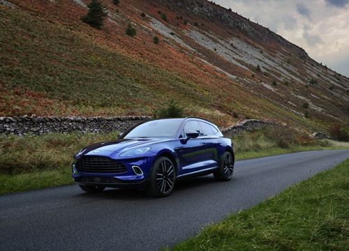 Aston Martin DBX giá rẻ ra mắt