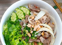 Bún thịt xào sả ớt