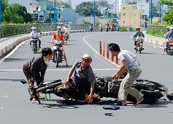 Góc nhiệt tình thành phá hoại: Ông chú dũng cảm lao xe vào chặn kẻ trộm lại gặp ngay thanh niên "quá khích", khổ chủ khóc ròng vì tài sản hóa hoang tàn!