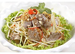 Gỏi đu đủ thịt bò áp chảo