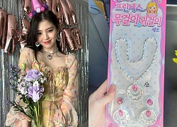 Han So Hee đeo trang sức 20.000 đồng, ai nấy tưởng hàng cao cấp