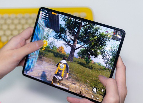 Khả năng 'cân' game cổ điển lẫn 3D của Galaxy Z Fold3