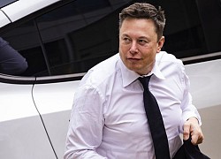 Mới "gây bão" sau khi tranh luận với Thượng nghị sĩ Mỹ, Elon Musk lại bán thêm 930 triệu USD cổ phiếu Tesla