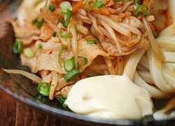 Món mì trộn kimchi kiểu Nhật