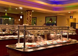 Ăn quá nhiều khi đến nhà hàng buffet, người đàn ông bị cấm cửa