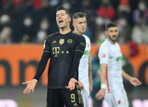 Bayern thua đội hạng 16 tại Bundesliga