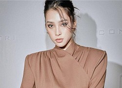 Hai hoa hậu Việt bất ngờ xuất hiện trên Vogue Mỹ