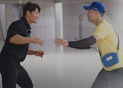 Lan Ngọc bị Kim Jong Kook nhấc bổng, biểu cảm bất lực nhưng... đầy mãn nguyện!