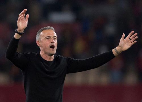 MU liên hệ Luis Enrique, Chelsea gửi đề nghị Tchouameni