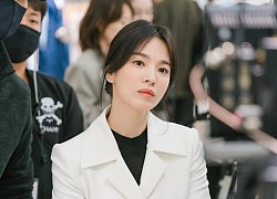 Song Hye Kyo khoe ảnh ngủ gật ở hậu trường, nhan sắc ra sao khiến netizen đứng hình?