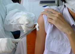 TPHCM tiêm vaccine Covid-19 mũi 2 cho trẻ 12-17 tuổi: Chuyên gia nói gì?