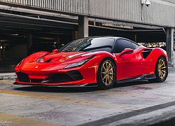 Cận cảnh Ferrari F8 Tributo độ bánh xe mạ vàng